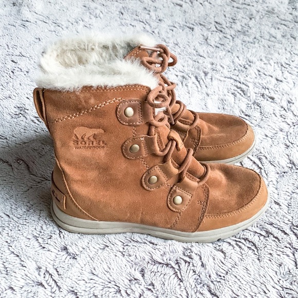 Sorel Explorer Joan Boots ☆ - Picture 1 of 6